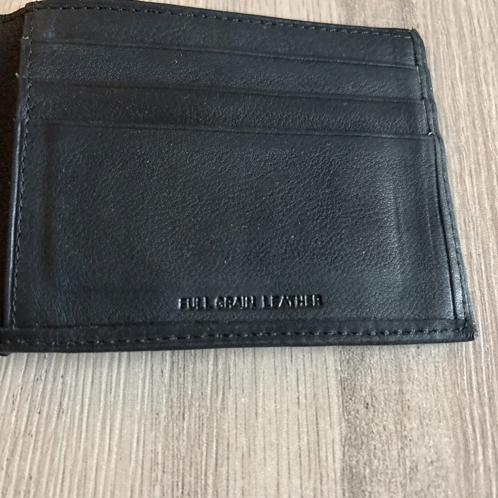 Vintage Dockers Men's Black Full Grain Leather Stitched Wallet Bifold Embossed